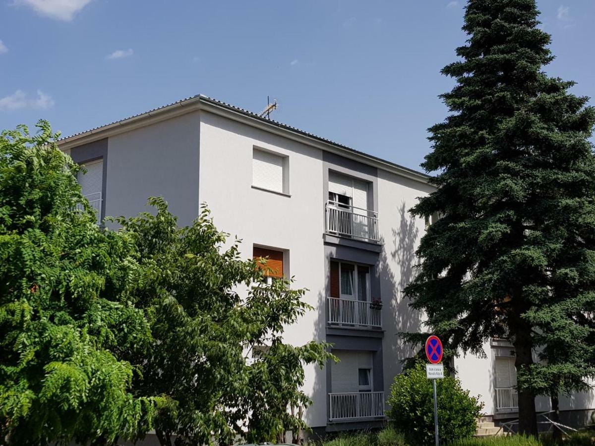 Ferienwohnung Apartman Monte Rizzi Pula Exterior foto
