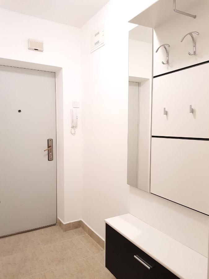 Ferienwohnung Apartman Monte Rizzi Pula Exterior foto